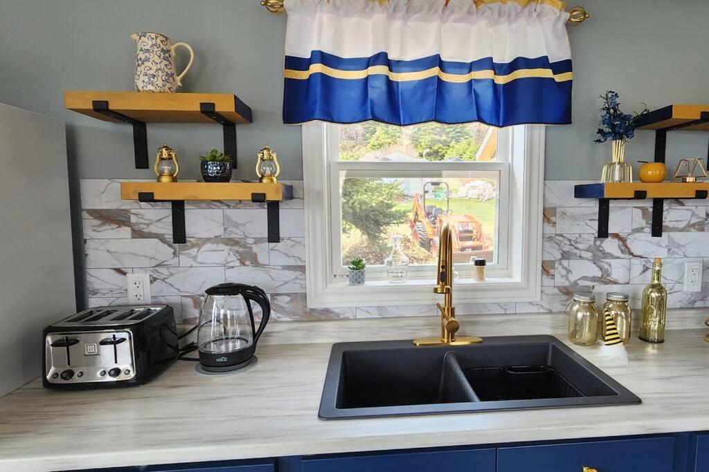 Family Ties Vacation Home - Rossy House Twillingate Eksteriør bilde