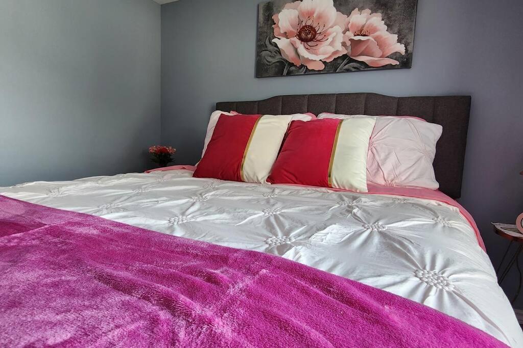Family Ties Vacation Home - Rossy House Twillingate Eksteriør bilde