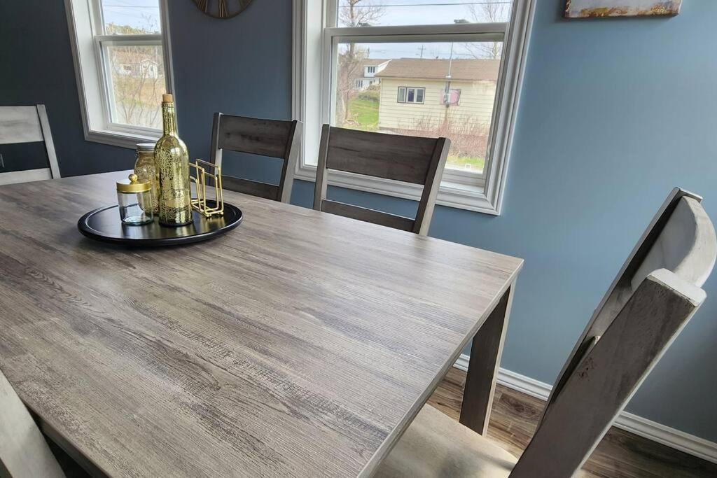 Family Ties Vacation Home - Rossy House Twillingate Eksteriør bilde