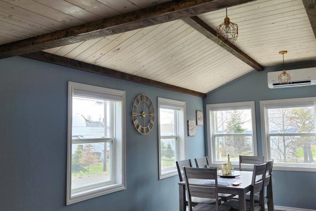 Family Ties Vacation Home - Rossy House Twillingate Eksteriør bilde